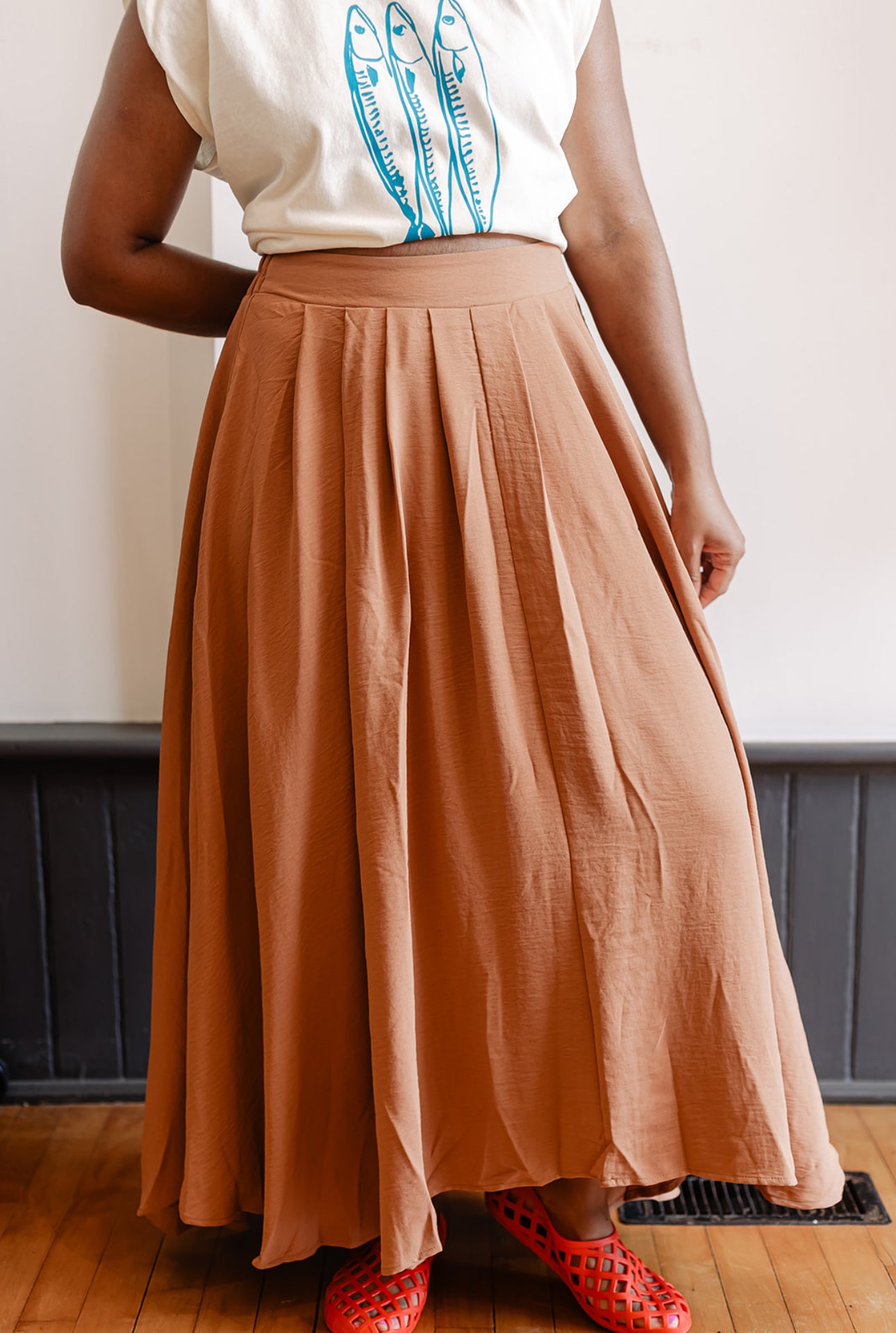Pleated High-Waist Flowy Skirt