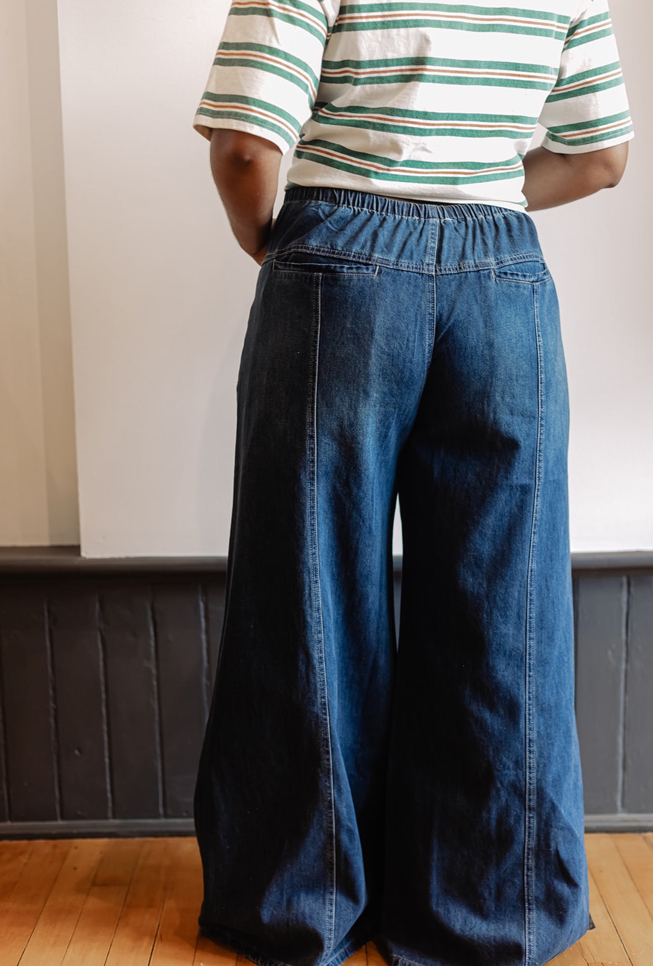 Relaxed Wide Leg Drawstring Pants