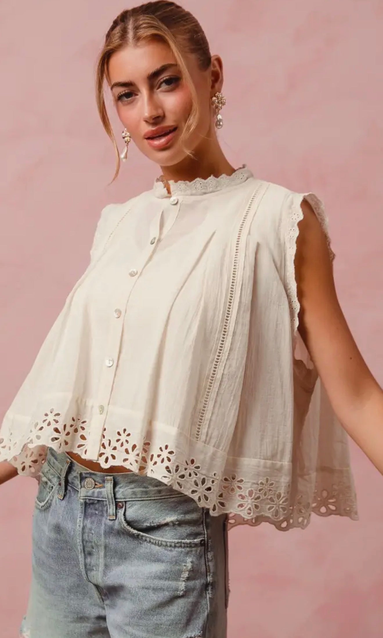 Eyelet Pleated Sleeveless Swing Top