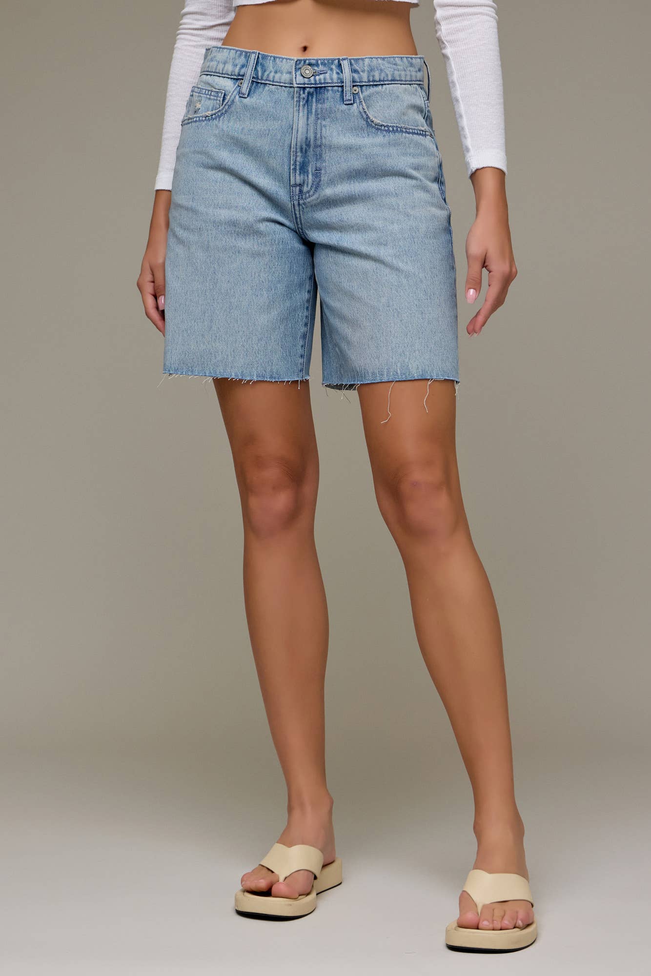 7 1/2" Relaxed Denim Short