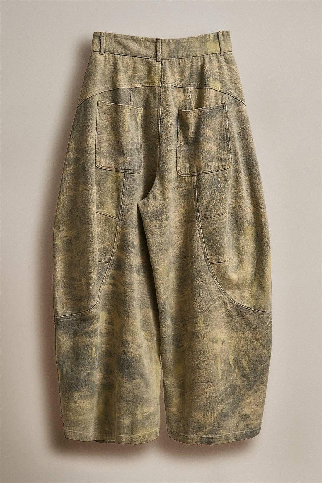 Camo Print Barrel Leg Carpenter Jeans