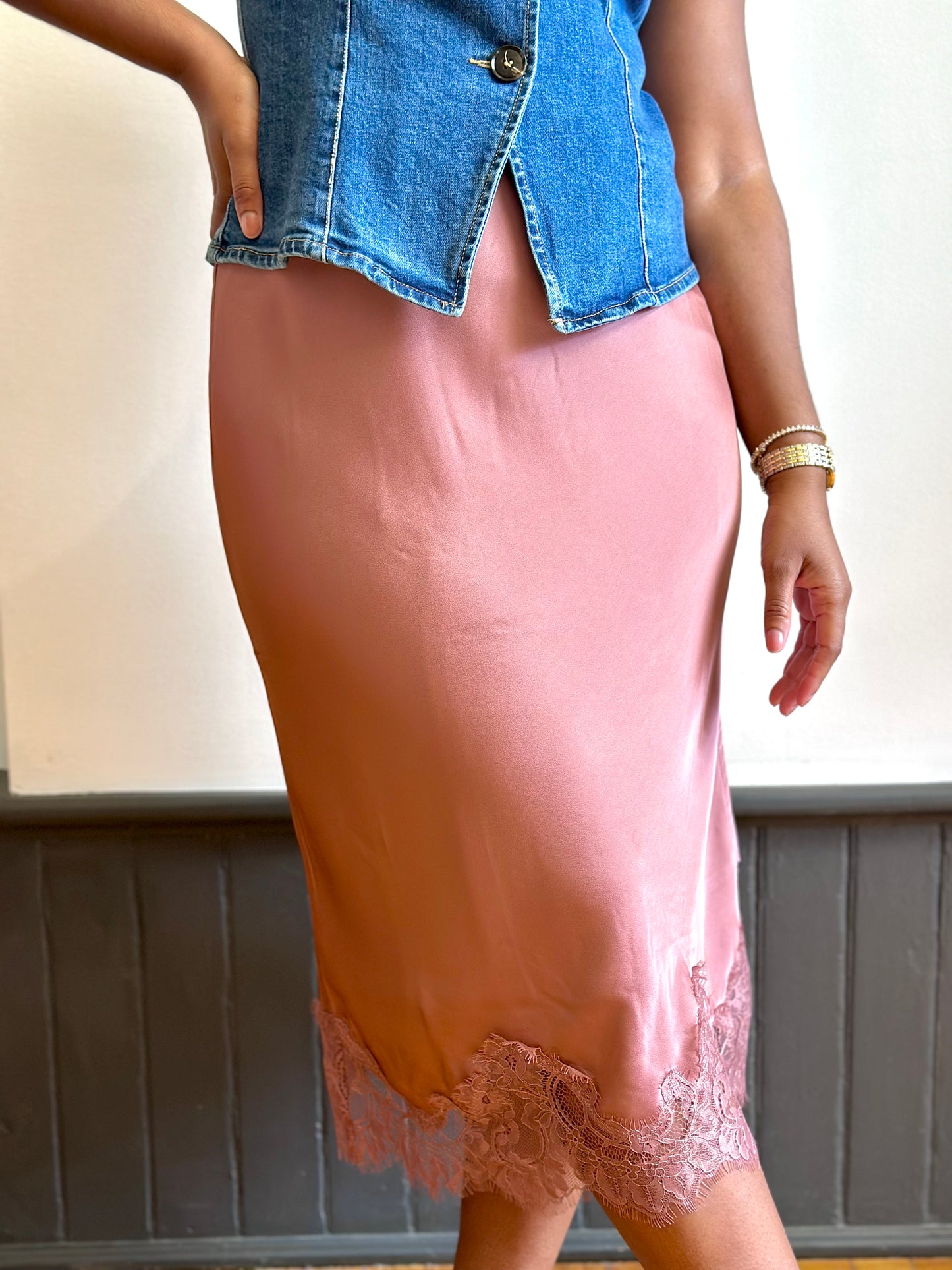 Satin Lace Hem Pencil Skirt