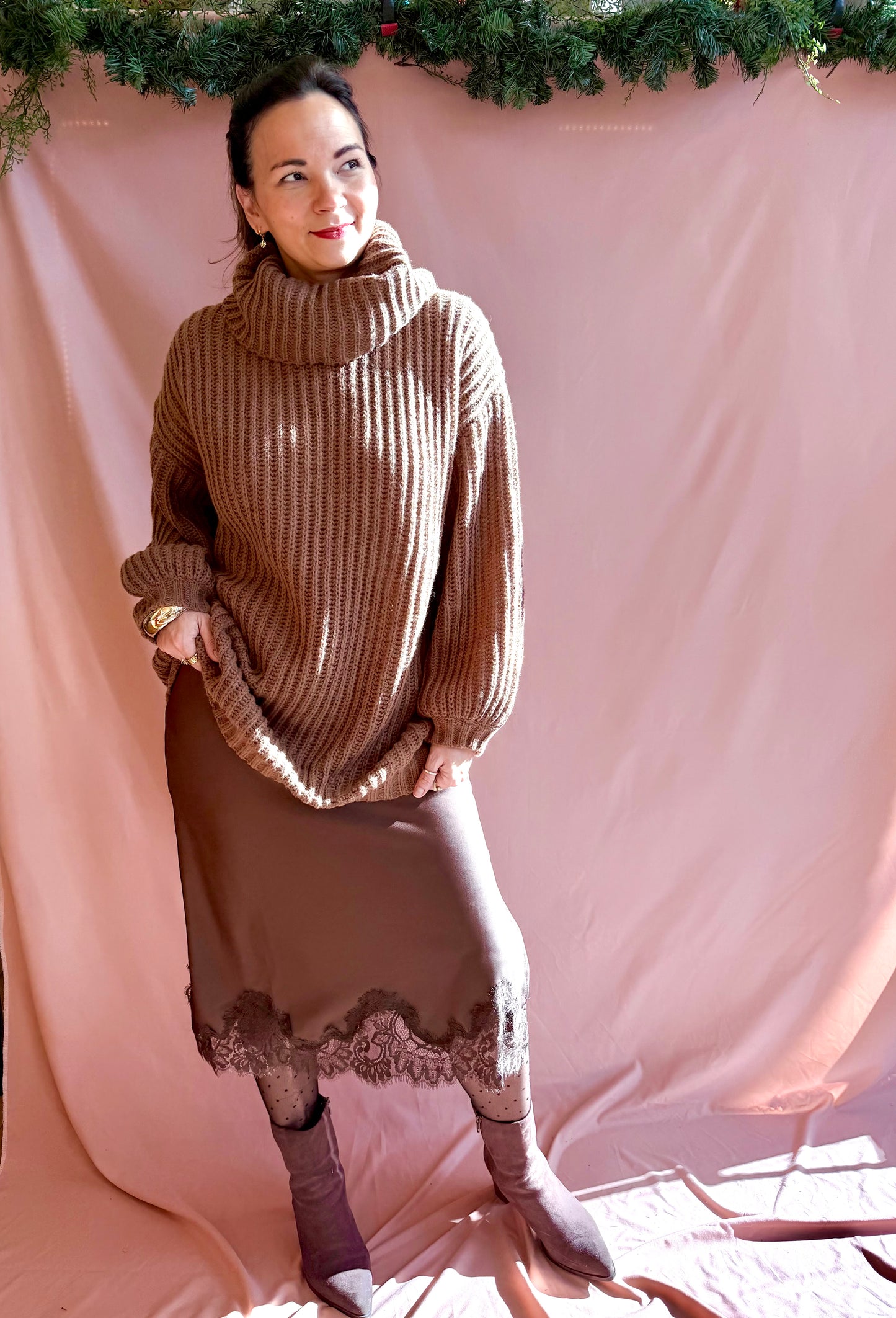 Satin Lace Hem Pencil Skirt