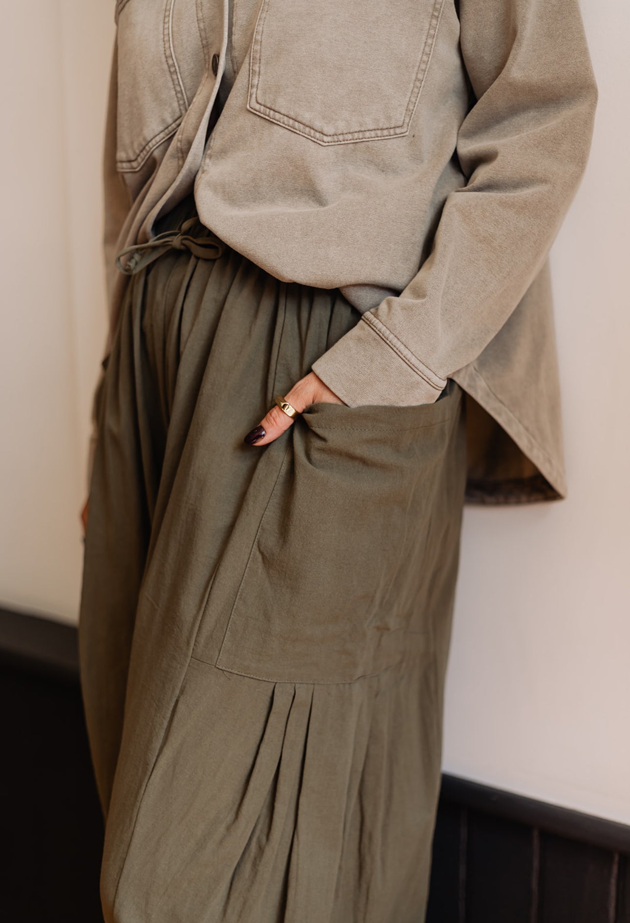 Woven Drawstring Barrel Pant