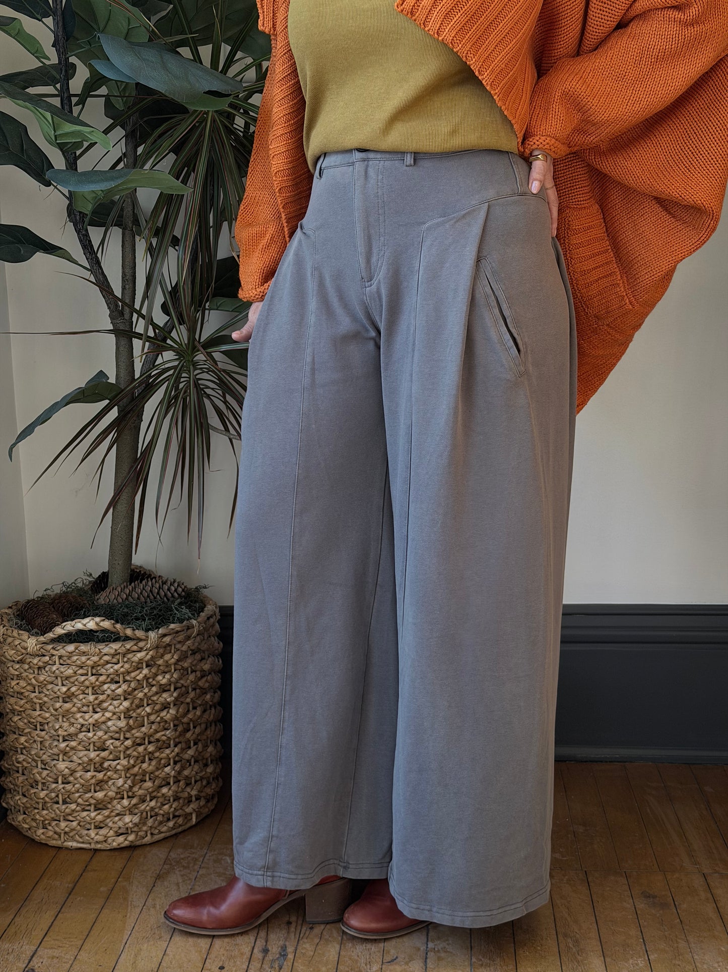 Wide Trouser Knit Pant