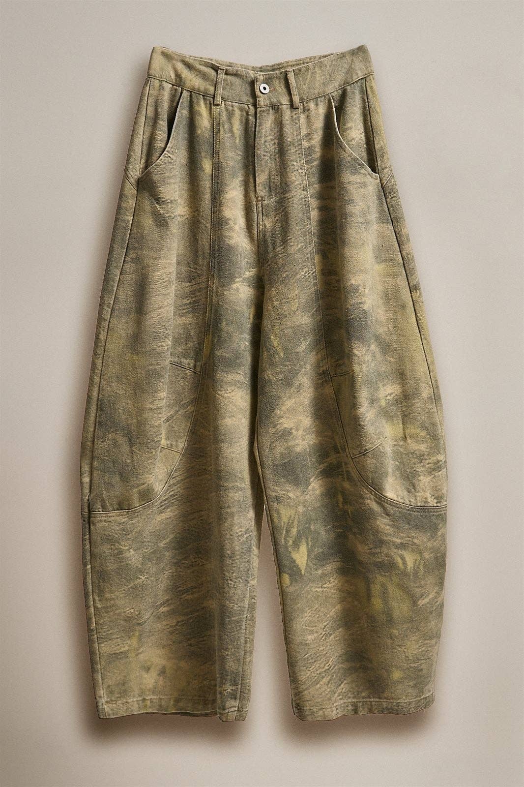 Camo Print Barrel Leg Carpenter Jeans