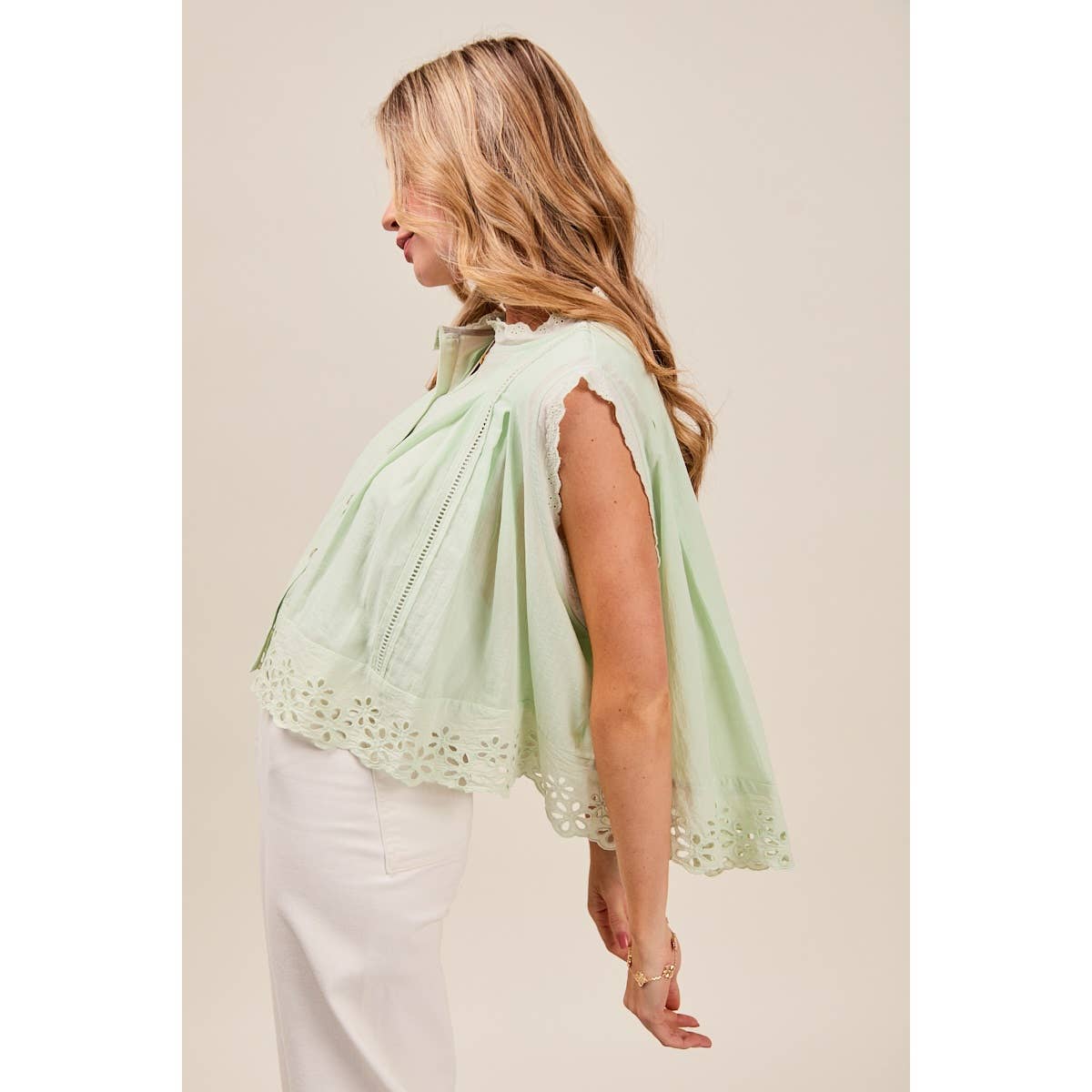 Eyelet Pleated Sleeveless Swing Top