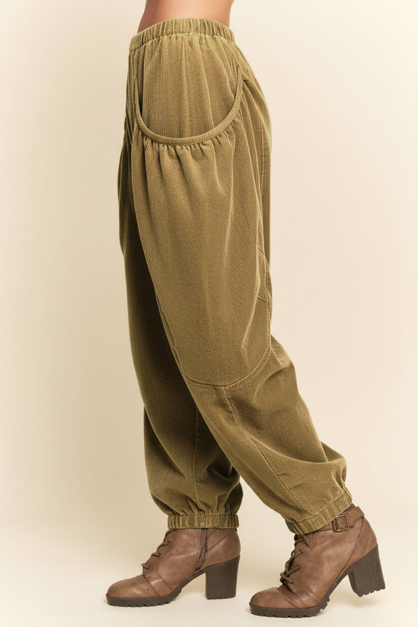 Relaxed Corduroy Cargo Barrel Pant