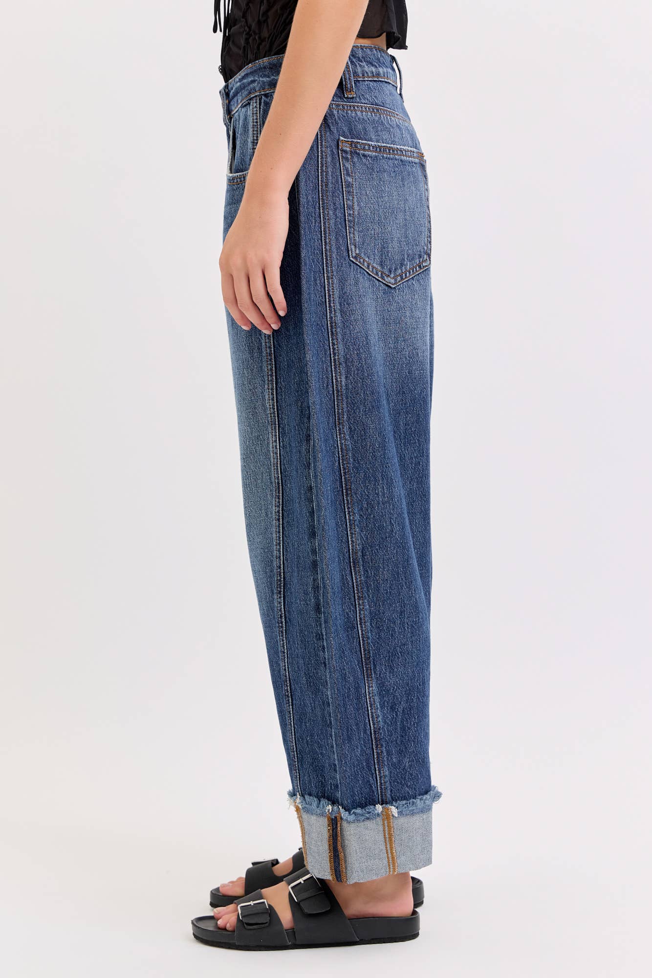 Relaxed Barrel Leg with Cuff